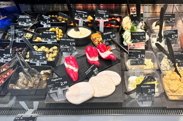 Auch verschiedene Antipasti sind an den Frischetheken bei EDEKA Deckenbach erhältlich