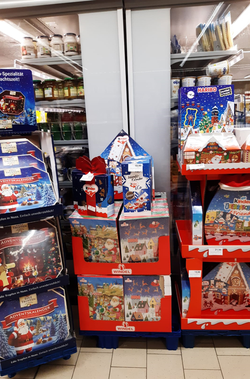In den EDEKA-Deckenbach-Märkten wartet eine große Vielfalt an Adventskalendern für Groß und Klein