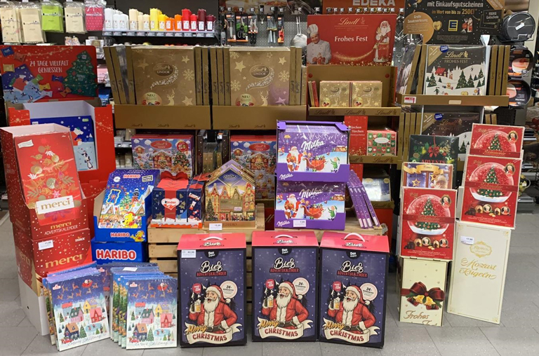 In den EDEKA-Deckenbach-Märkten wartet eine große Vielfalt an Adventskalendern für Groß und Klein