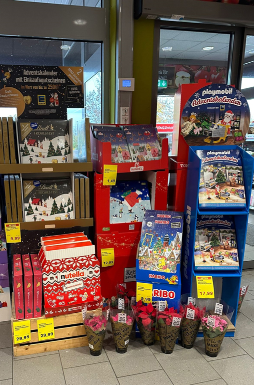In den EDEKA-Deckenbach-Märkten wartet eine große Vielfalt an Adventskalendern für Groß und Klein