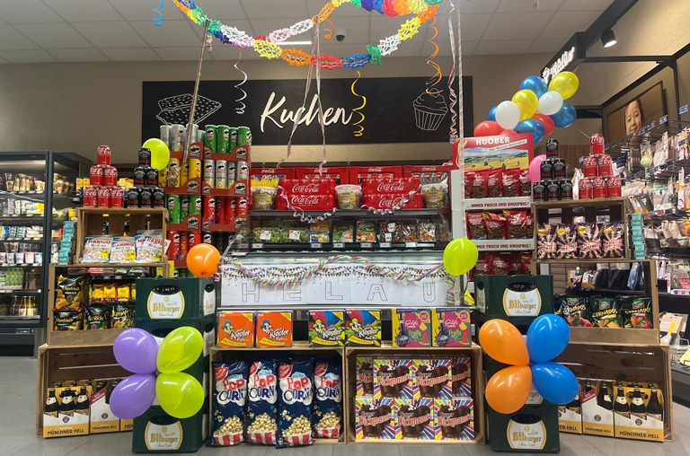 Fastnacht Aufbau bei EDEKA Deckenbach in Mainz