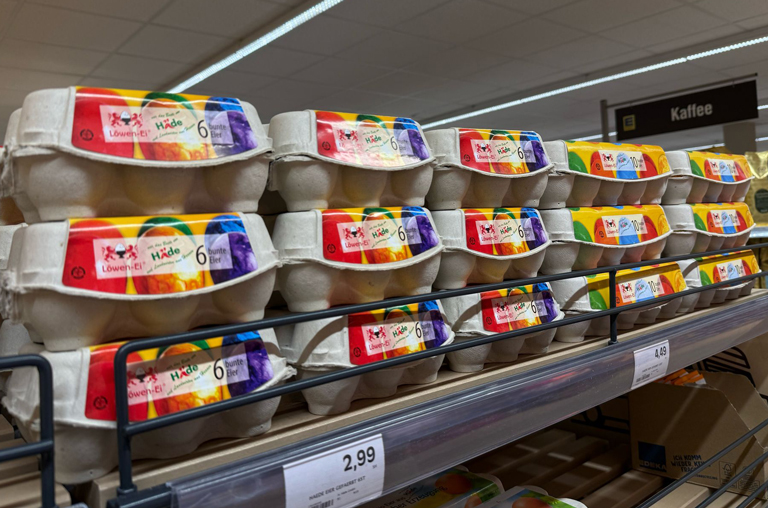 Aus dem Eiersortiment bei EDEKA Deckenbach: Bunte Eier von Häde