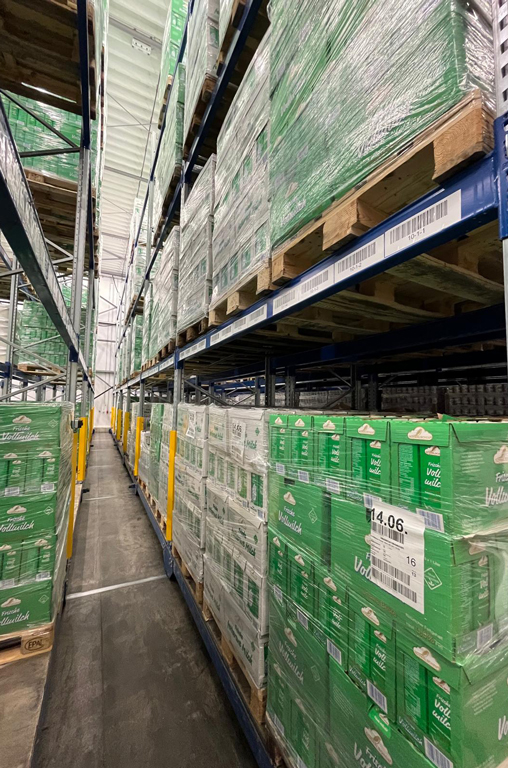 Impressionen vom Besuch verschiedener Mitarbeiter der EDEKA-Deckenbach-Märkte in der Schwälbchen Molkerei