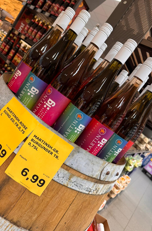 Die iG-Sonderedition vom Weingut Martin. Aufbau mit Grauburgunder und Rosé im Markt
