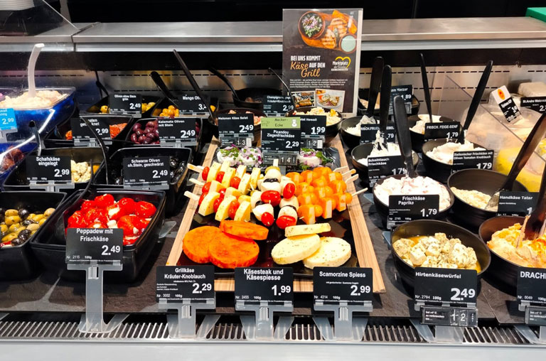 Grillgenuss pur mit den Grillkäsevariationen und Antipasti von EDEKA Deckenbach