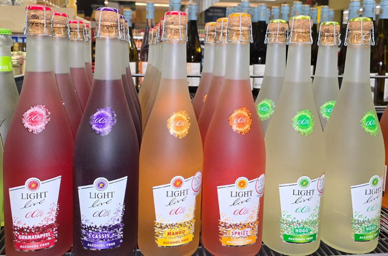 Light live alkoholfreie Sommergetränke in verschiedenen Sorten