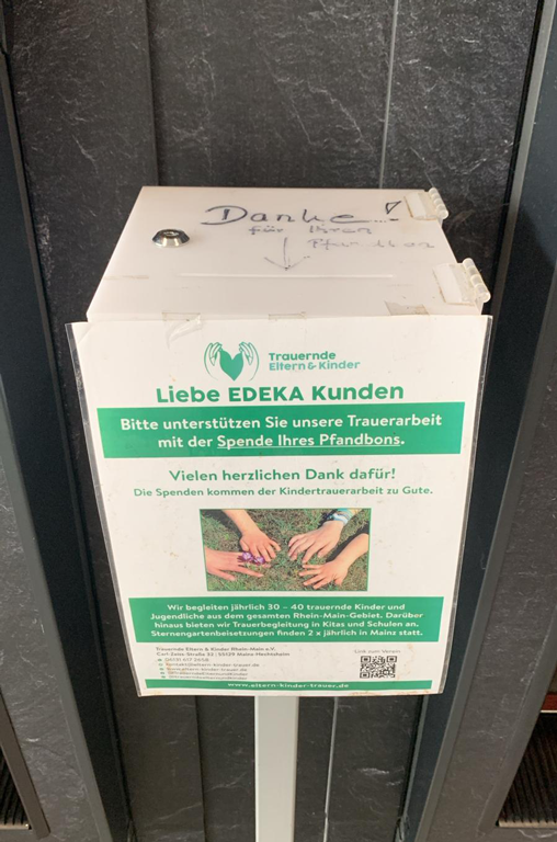 Die Pfandbon- Spendenbox für den Verein Trauernde Eltern & Kinder