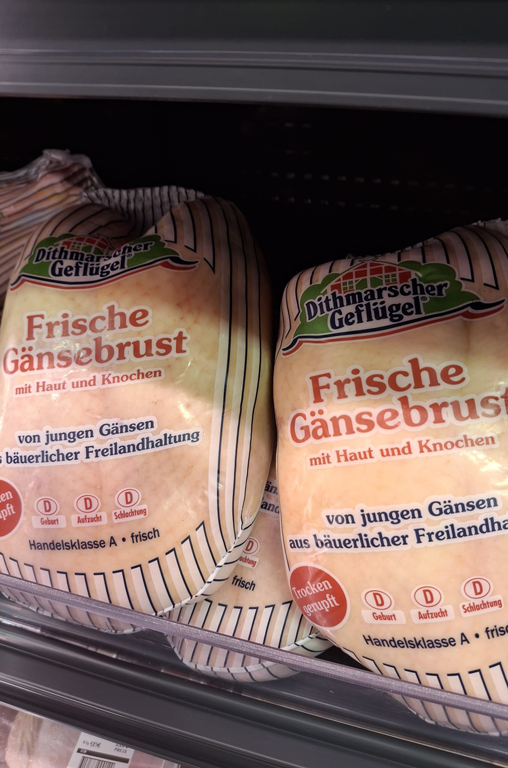 Frische Gänse im Tiefkühlregal bei EDEKA Deckenbach