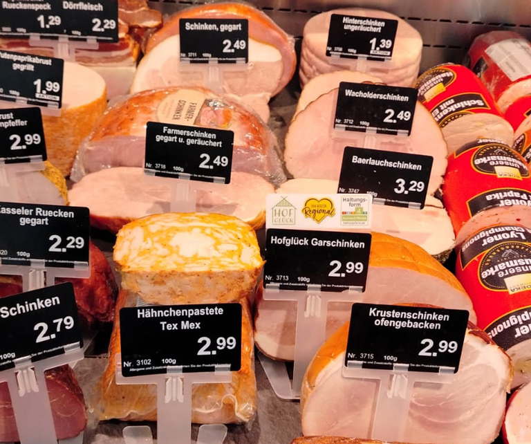 Osterspezialitäten von unseren Bedientheken