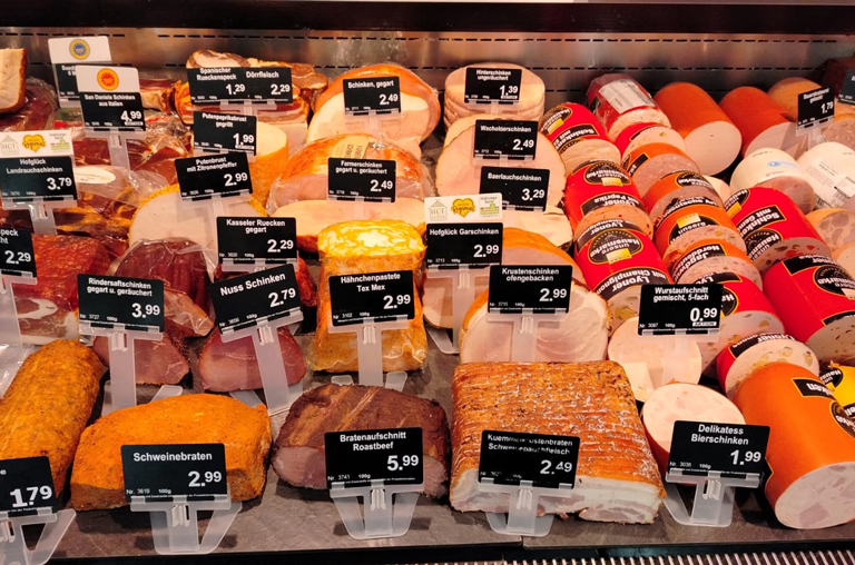 Osterspezialitäten von unseren Bedientheken